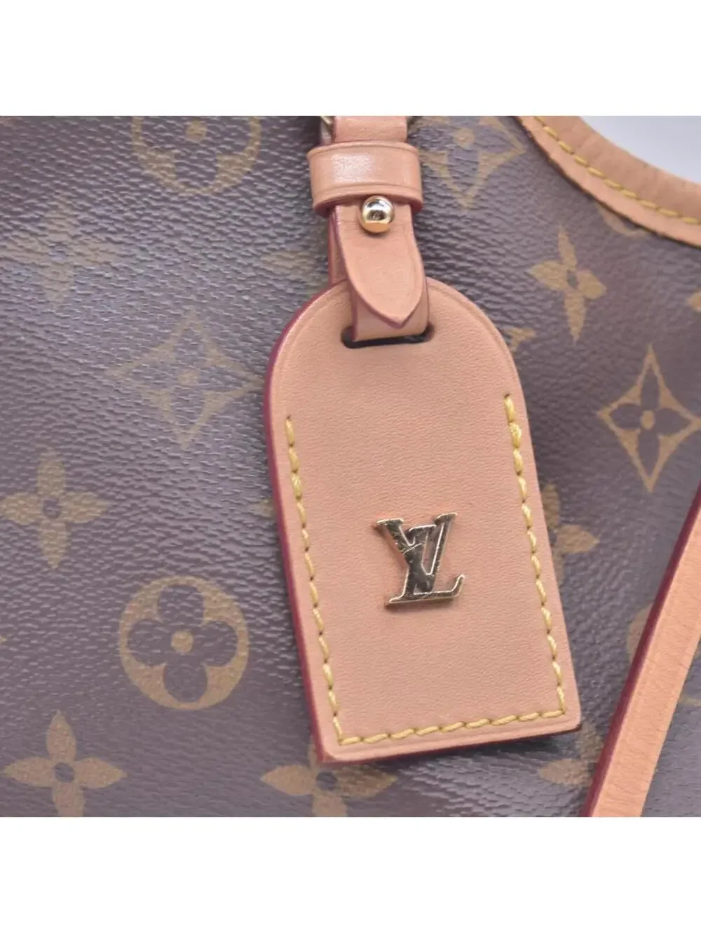 $2940 RFID Louis Vuitton Monogram Carryall PM
